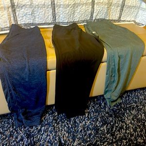 Vuori womens joggers size L 3 pair